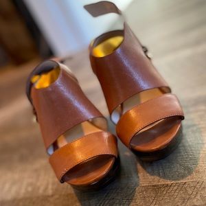 Size 5, Michael Kors Brown platform Sandals